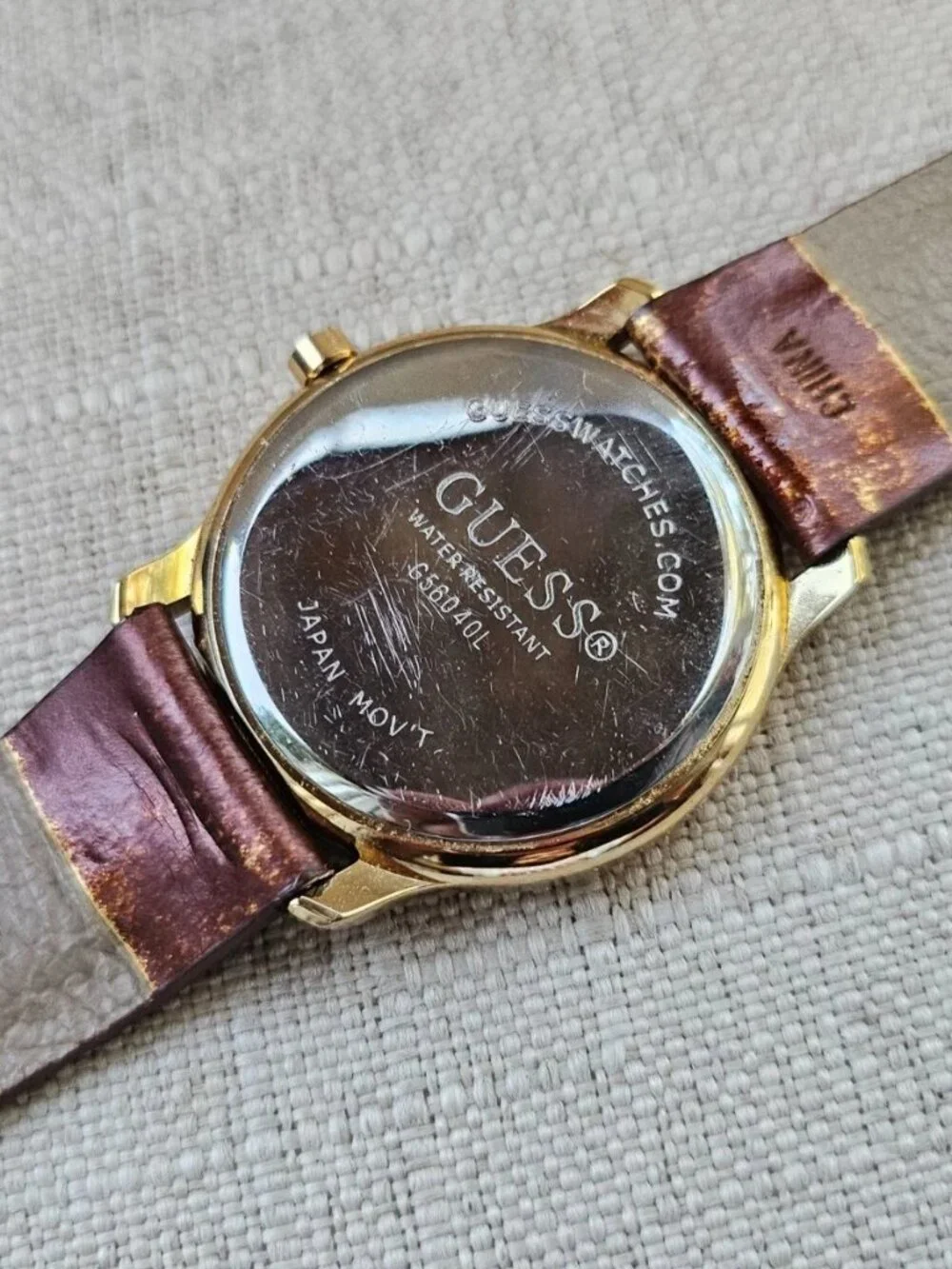 Vintage Guess Wristwatch Unisex Brown Leather Strap Gold Tone Face Analog Watch